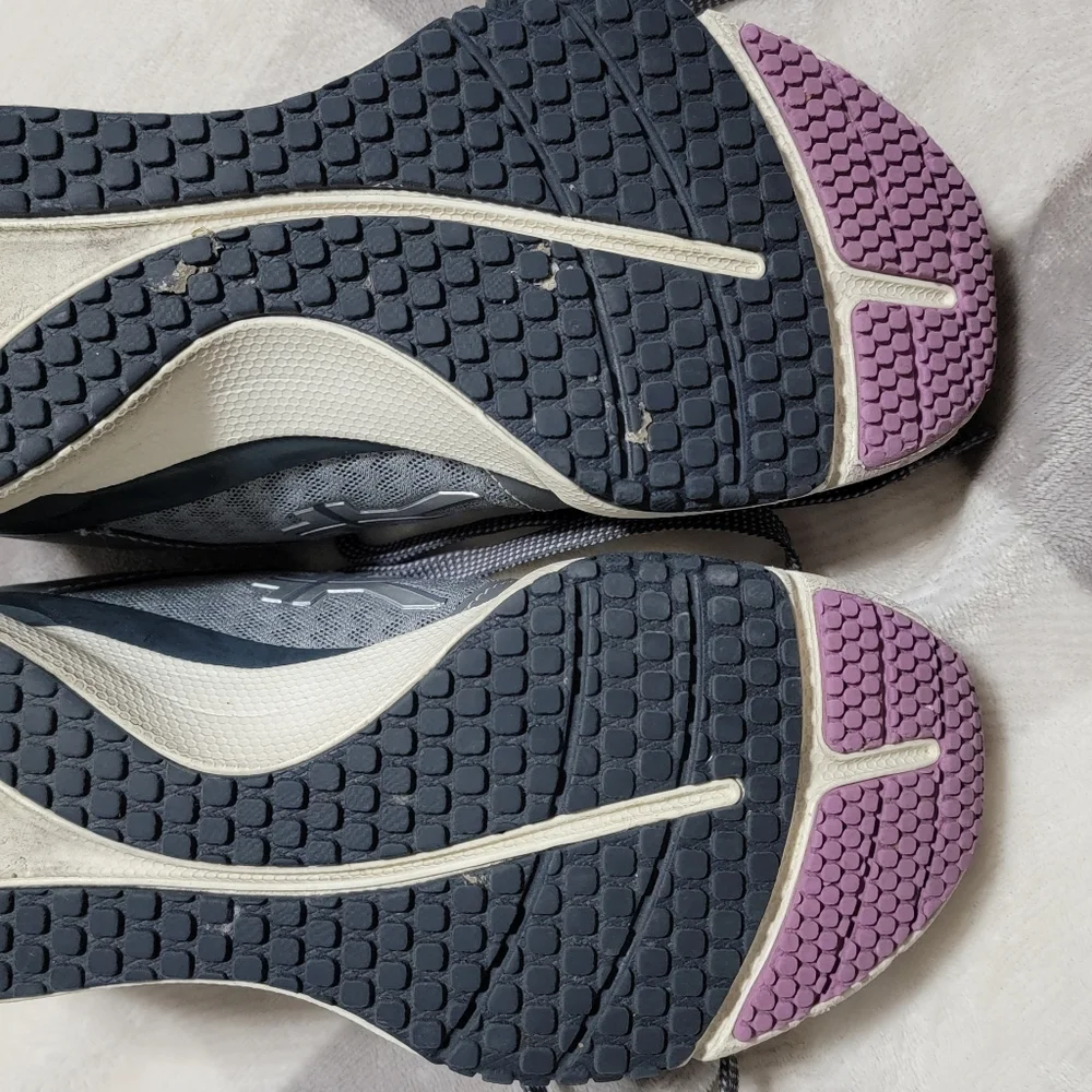 KURU Quantum Mesh womens gray‎ and lavender Size 7 Running Shoes